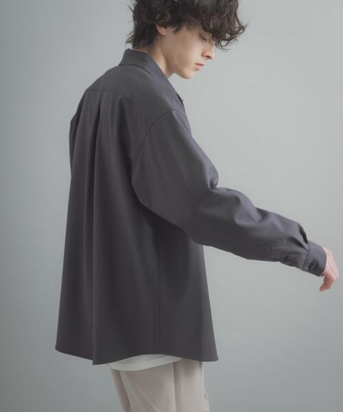 SENSE OF PLACE by URBAN RESEARCH（センスオブプレイスバイアーバンリサーチ）の「『ユニセックス』『イージーケア』カラールーズシャツ（シャツ/ブラウス・メンズ・ブラック/チャコールグレー/ライトブルー/ネイビー/ライトベージュ・MEDIUM/LARGE）」の20枚目の写真