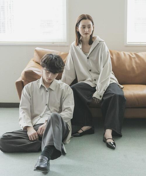 SENSE OF PLACE by URBAN RESEARCH(センスオブプレイスバイアーバンリサーチ)の「『ユニセックス』『イージーケア』カラールーズシャツ(シャツ/ブラウス・メンズ・ブラック/チャコールグレー/ライトブルー/ネイビー/ライトベージュ・MEDIUM/LARGE)」の6枚目の写真