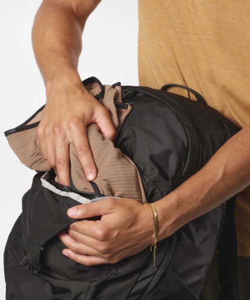 SALOMON(サロモン)の「【SALOMON】TRAILBLAZER 30/サロモン トレイルブレイザー30L バックパック(バックパック/リュック・メンズ・ブラック・FREE)」の6枚目の写真