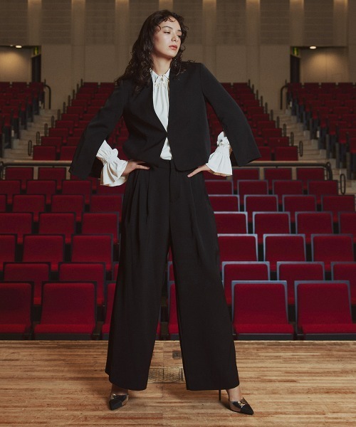 Callarus（カラルス）の「袖スリットショート丈デザインジャケット＋ワイドストレッチパンツセットアップスーツ（ジャケット＋パンツ）〔Callarus〕（スーツセット・レディース・ブラック/ベージュ・S/M/L/LL）」の11枚目の写真