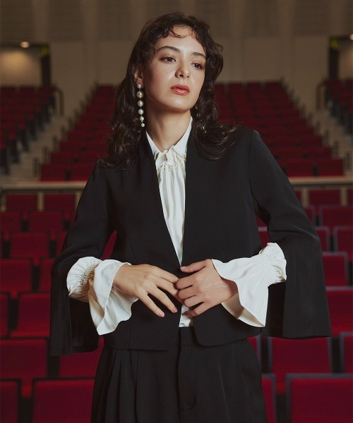 Callarus（カラルス）の「袖スリットショート丈デザインジャケット＋ワイドストレッチパンツセットアップスーツ（ジャケット＋パンツ）〔Callarus〕（スーツセット・レディース・ブラック/ベージュ・S/M/L/LL）」の15枚目の写真