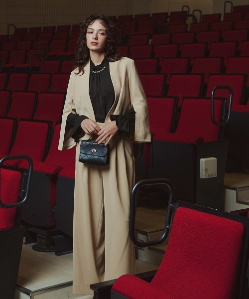 Callarus（カラルス）の「袖スリットショート丈デザインジャケット＋ワイドストレッチパンツセットアップスーツ（ジャケット＋パンツ）〔Callarus〕（スーツセット・レディース・ブラック/ベージュ・S/M/L/LL）」の17枚目の写真