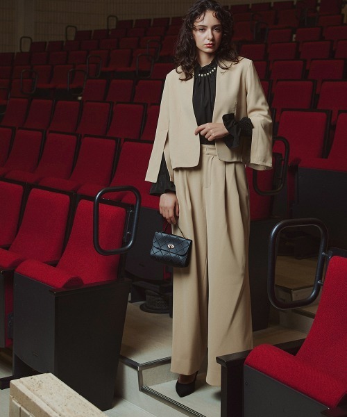 Callarus（カラルス）の「袖スリットショート丈デザインジャケット＋ワイドストレッチパンツセットアップスーツ（ジャケット＋パンツ）〔Callarus〕（スーツセット・レディース・ブラック/ベージュ・S/M/L/LL）」の20枚目の写真