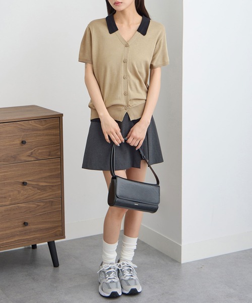 CHAN ME(チャンミ)の「配色衿デザインニット(ニット/セーター・レディース・ベージュ/ブラック・X-LARGE/LARGE/MEDIUM)」の3枚目の写真