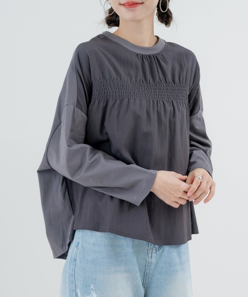 refinedworks(リファインドワークス)の「【refinedworks】異素材 切替デザインが 魅力の シャーリングプルオーバー!(Tシャツ/カットソー・レディース・チャコールグレー/イエロー・FREE)」の2枚目の写真