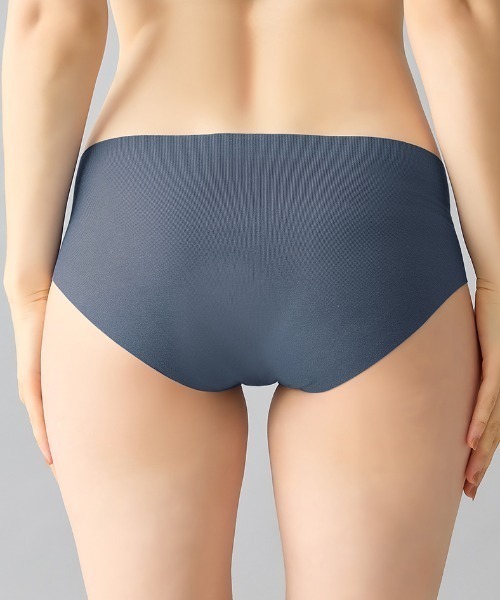 adidas(アディダス)の「adidas/アディダス スポーツブラ ハーフショーツ 完全無縫製でチクチクしにくい(ショーツ・レディース・ブラック/ブルー系その他/ブラウン系その他・MEDIUM/LARGE/X-LARGE)」の14枚目の写真