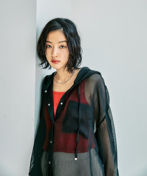 LEPSIM（レプシィム）の「メッシュフード長袖シャツ　639503（シャツ/ブラウス・レディース・ベージュ/ナチュラル/ブラック・FREE）」の22枚目の写真