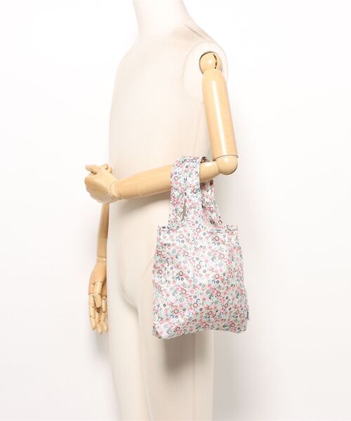 Cath Kidston（キャスキッドソン）の「ミニ フォルダウェイ ショッパー Pearly Queen Ditsy（エコバッグ/サブバッグ・レディース・イエロー・FREE）」の8枚目の写真