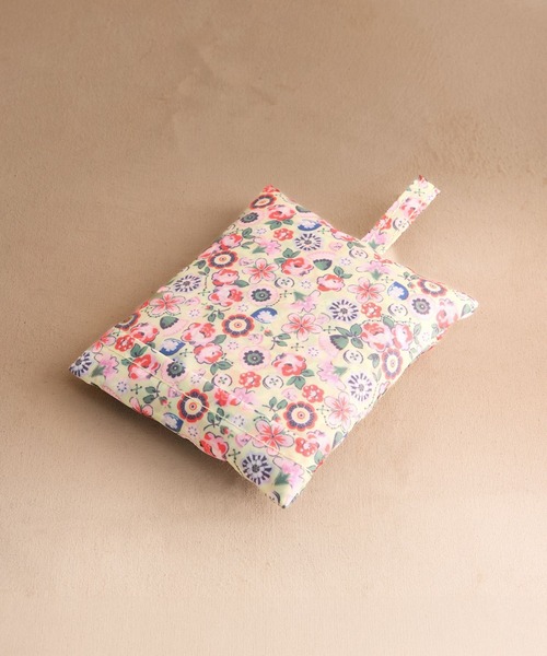 Cath Kidston（キャスキッドソン）の「ミニ フォルダウェイ ショッパー Pearly Queen Ditsy（エコバッグ/サブバッグ・レディース・イエロー・FREE）」の2枚目の写真