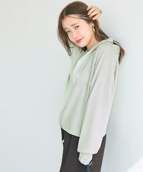 coca(coca)(コカ)の「UVカットドルマンパーカー(パーカー・レディース・ライトグリーン/ブラック/グレイッシュベージュ/アイボリー・L/M/S)」の17枚目の写真