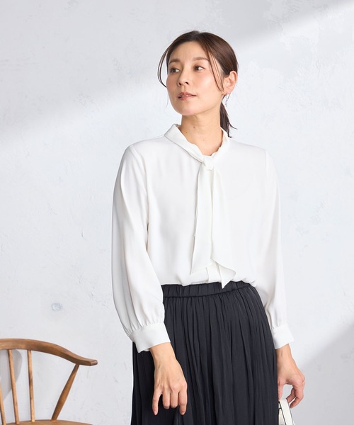 GALLORIA(ギャローリア)の「【洗濯機で洗える】ボウタイブラウス(シャツ/ブラウス・レディース・ライトグレー/ホワイト/ネイビー・L/LL/M/S)」の15枚目の写真