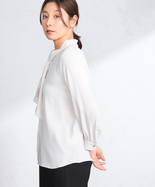 GALLORIA(ギャローリア)の「【洗濯機で洗える】ボウタイブラウス(シャツ/ブラウス・レディース・ライトグレー/ホワイト/ネイビー・L/LL/M/S)」の10枚目の写真