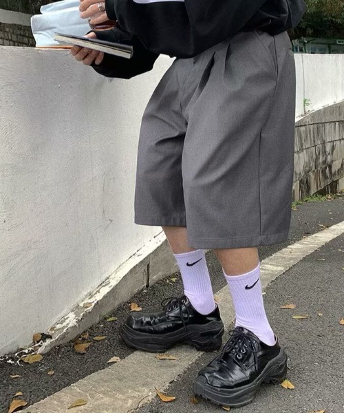 B.R.U(ブル)の「ダブルタックハーフパンツ(スラックス・メンズ・ブラック/グレー・LARGE/MEDIUM)」の6枚目の写真