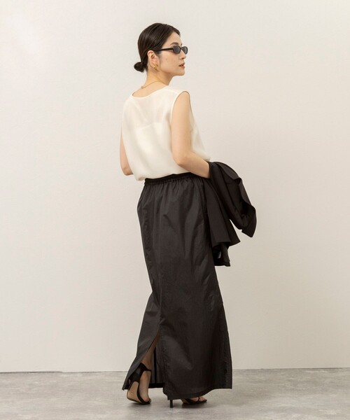 MAQWEL(マクウェル)の「《セットアップ対応》【MAQWEL/マクウェル】ウォッシャブルサテンノースリーブ(シャツ/ブラウス・レディース・ブラック/オフホワイト・FREE)」の5枚目の写真