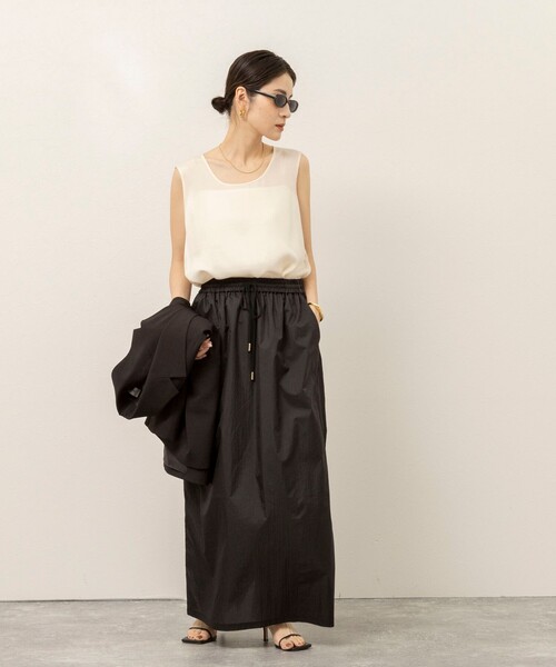 MAQWEL(マクウェル)の「《セットアップ対応》【MAQWEL/マクウェル】ウォッシャブルサテンノースリーブ(シャツ/ブラウス・レディース・ブラック/オフホワイト・FREE)」の7枚目の写真