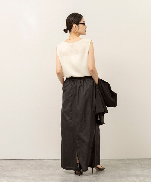 MAQWEL(マクウェル)の「《セットアップ対応》【MAQWEL/マクウェル】ウォッシャブルサテンノースリーブ(シャツ/ブラウス・レディース・ブラック/オフホワイト・FREE)」の8枚目の写真