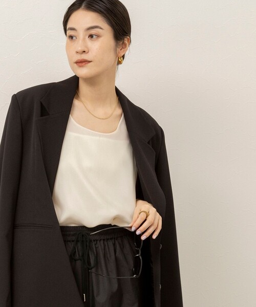 MAQWEL(マクウェル)の「《セットアップ対応》【MAQWEL/マクウェル】ウォッシャブルサテンノースリーブ(シャツ/ブラウス・レディース・ブラック/オフホワイト・FREE)」の9枚目の写真