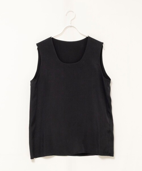 MAQWEL(マクウェル)の「《セットアップ対応》【MAQWEL/マクウェル】ウォッシャブルサテンノースリーブ(シャツ/ブラウス・レディース・ブラック/オフホワイト・FREE)」の15枚目の写真