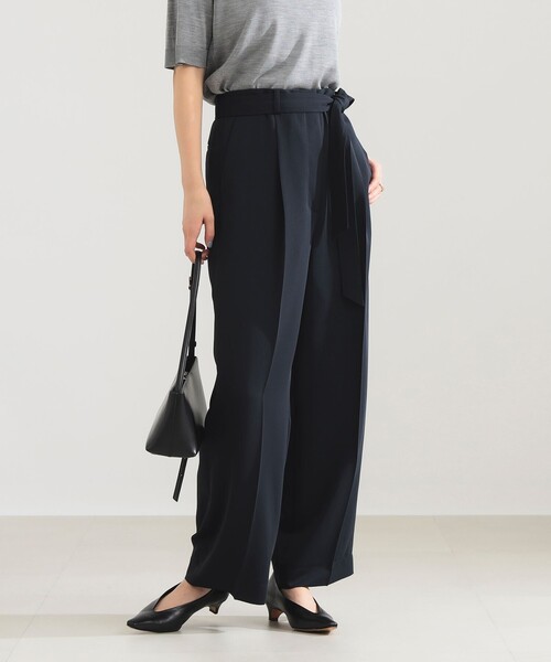 Demi-Luxe BEAMS(デミルクス ビームス)の「【8/6値下げ】ストレッチサテン タックパンツ(その他パンツ・レディース・ベージュ/ネイビー・36/38)」の1枚目の写真