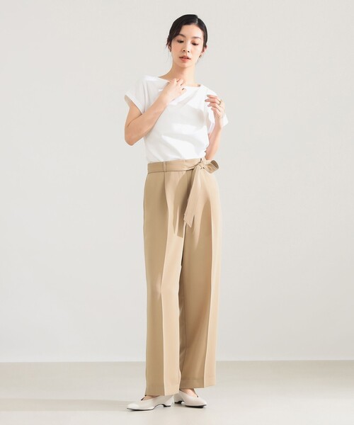 Demi-Luxe BEAMS(デミルクス ビームス)の「【8/6値下げ】ストレッチサテン タックパンツ(その他パンツ・レディース・ベージュ/ネイビー・36/38)」の4枚目の写真