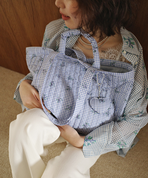 SLOBE IENA（スローブイエナ）の「Margaux Dereume × SLOBE キルティングトートバッグ（トートバッグ・レディース・スカイブルー/ブラック・FREE）」の10枚目の写真