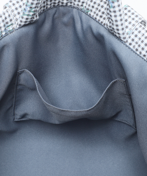 SLOBE IENA（スローブイエナ）の「Margaux Dereume × SLOBE キルティングトートバッグ（トートバッグ・レディース・スカイブルー/ブラック・FREE）」の20枚目の写真