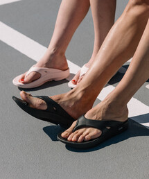 Firsthand（ファーストハンド）の「OOFOS/ウーフォス OOriginal / ウーオリジナル (26cm～28cmサイズ展開)（サンダル）」