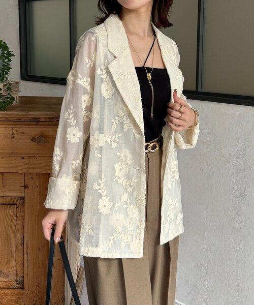 Thevon（ゼボン）の「花柄シアーテーラードジャケット（テーラードジャケット・レディース・アイボリー/ブラック・FREE）」の17枚目の写真