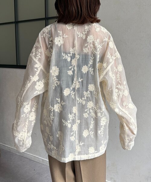 Thevon（ゼボン）の「花柄シアーテーラードジャケット（テーラードジャケット・レディース・アイボリー/ブラック・FREE）」の3枚目の写真