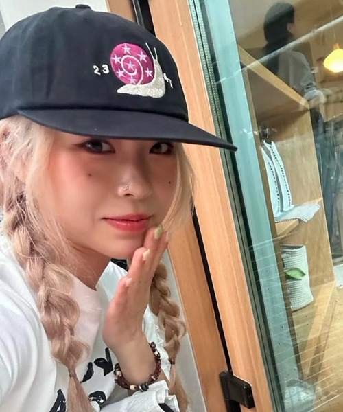 Vipoa(ヴィポア)の「Snail strawberry embroidery cap(キャップ・レディース・レッド/ピンク・FREE)」の8枚目の写真