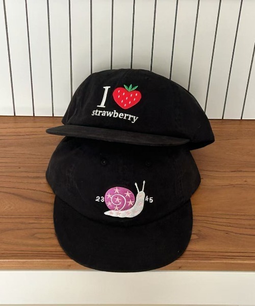 Vipoa(ヴィポア)の「Snail strawberry embroidery cap(キャップ・レディース・レッド/ピンク・FREE)」の15枚目の写真
