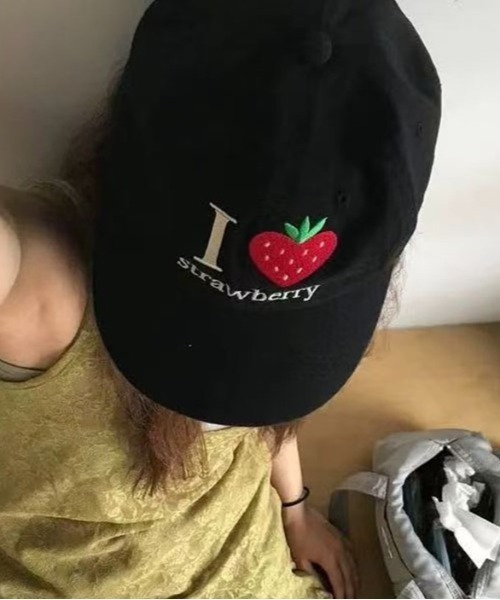 Vipoa(ヴィポア)の「Snail strawberry embroidery cap(キャップ・レディース・レッド/ピンク・FREE)」の20枚目の写真