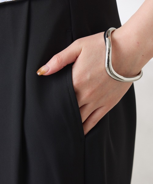 COLLAGE GALLARDAGALANTE(コラージュガリャルダガランテ)の「Nuel/ 2WAYハイウエストパンツ(スラックス・レディース・ブラック/モカ・FREE)」の16枚目の写真