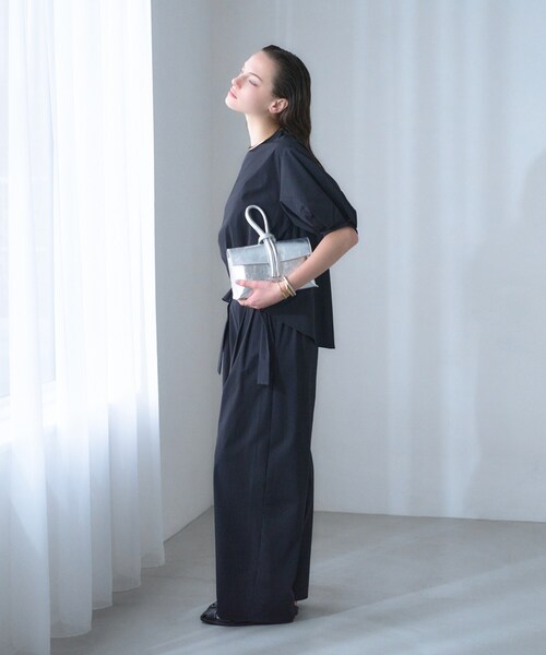 cloenc（クロエンス）の「【UVカット】ラッシュガード／パフスリーブプルオーバー（シャツ/ブラウス・レディース・ダークブラウン/ブラック・02）」の4枚目の写真