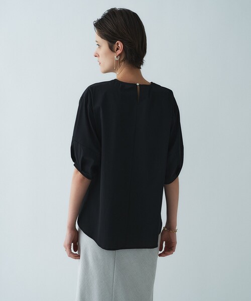 cloenc（クロエンス）の「【UVカット】ラッシュガード／パフスリーブプルオーバー（シャツ/ブラウス・レディース・ダークブラウン/ブラック・02）」の14枚目の写真