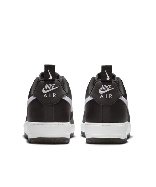 NIKE(ナイキ)の「ナイキ エア フォース 1 '07 メンズシューズ / Nike Air Force 1 '07 Men's Shoes IR5599-001 Black(スニーカー・メンズ・ブラック・25.5/25/24.5/24/27/26.5/30/29/28.5/28/27.5/26/29.5)」の4枚目の写真