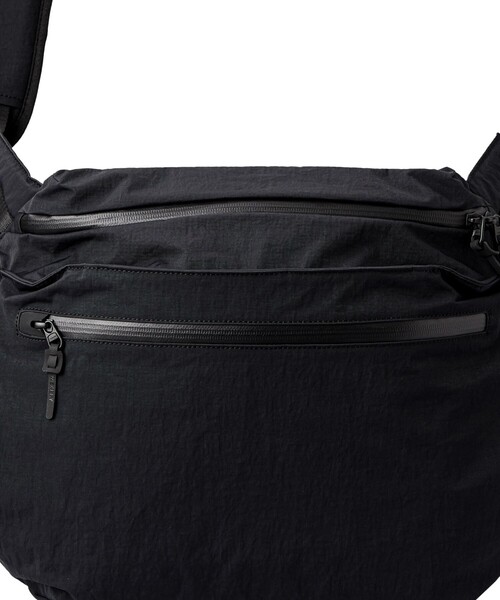 NOLLEY’S（ノーリーズ）の「【WEXLEY/ウェクスレイ】DG600 DOUGLAS CRINKLE NYLON BLACK（ショルダーバッグ・メンズ・ブラック・FREE）」の3枚目の写真