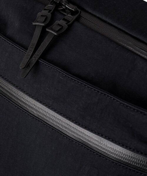 NOLLEY’S（ノーリーズ）の「【WEXLEY/ウェクスレイ】DG600 DOUGLAS CRINKLE NYLON BLACK（ショルダーバッグ・メンズ・ブラック・FREE）」の6枚目の写真
