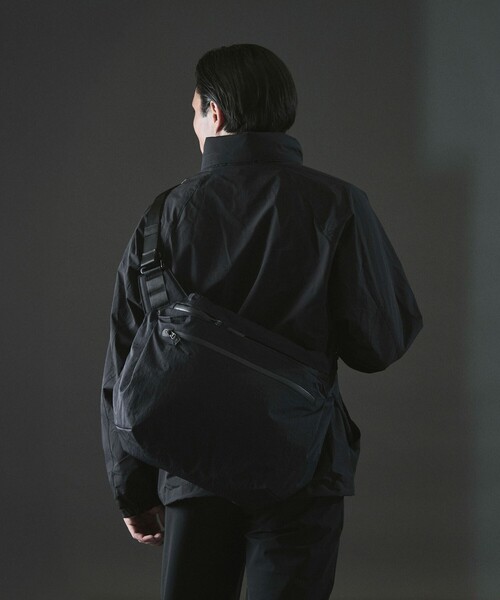 NOLLEY’S（ノーリーズ）の「【WEXLEY/ウェクスレイ】DG600 DOUGLAS CRINKLE NYLON BLACK（ショルダーバッグ・メンズ・ブラック・FREE）」の9枚目の写真