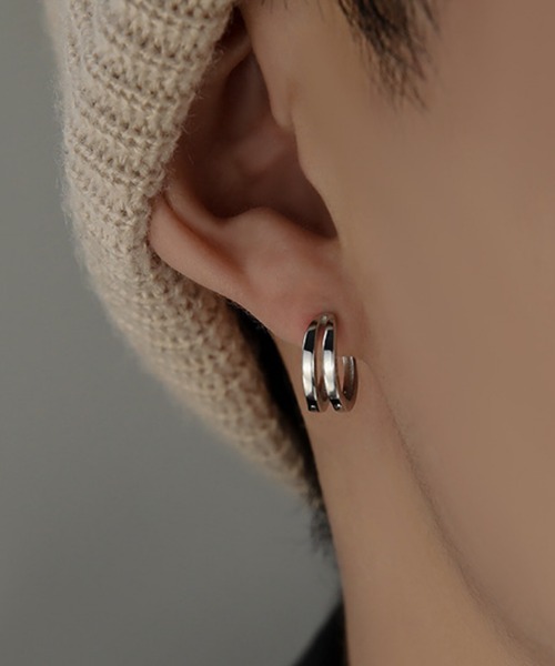 Mignonjour(ミニョンジュール)の「FReePLACe/ダブルフープ シンプルピアス R0174(ピアス(両耳用)・レディース・シルバー/ブラック・FREE)」の2枚目の写真