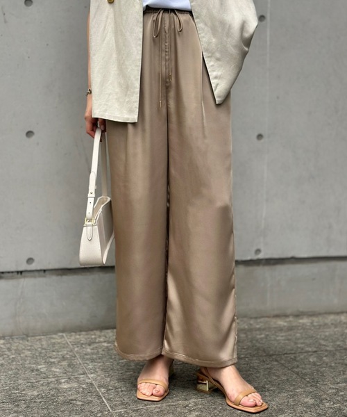 Emma Taylor(エマテイラー)の「ストレッチサテンタックワイドイージーパンツ(その他パンツ・レディース・チャコールグレー/ブラック/ベージュ系2・FREE)」の15枚目の写真
