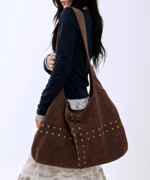 runningHIGH（ランニングハイ）の「スタッズヌバックメッセンジャーバッグ [ブラウン]（メッセンジャーバッグ）」