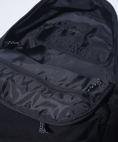 XLARGE(エクストララージ)の「UTILITY BACKPACK(バックパック/リュック・メンズ・ブラック/オリーブ・ONE SIZE)」の3枚目の写真
