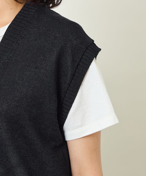 MACKINTOSH PHILOSOPHY(マッキントッシュ フィロソフィー)の「GREY LABEL ペーパーヤーンニットベスト(ベスト・レディース・ベージュ/ブラック/ブラウン・2)」の5枚目の写真