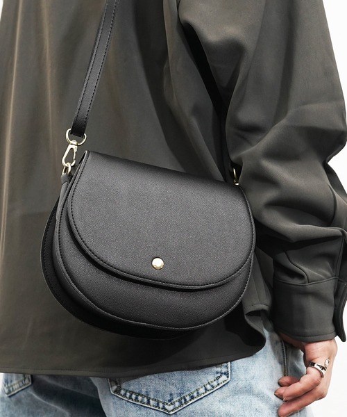 MinoriTY（マイノリティ）の「【MinoriTY】ミニショルダーPUレザーサドルバッグ メンズ ウィメンズ ユニセックス（ボディバッグ/ウエストポーチ・メンズ・モカ/ブラック・FREE）」の5枚目の写真