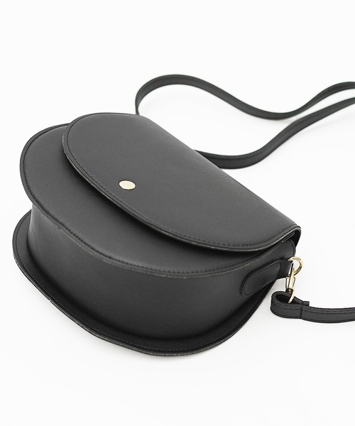 MinoriTY（マイノリティ）の「【MinoriTY】ミニショルダーPUレザーサドルバッグ メンズ ウィメンズ ユニセックス（ボディバッグ/ウエストポーチ・メンズ・モカ/ブラック・FREE）」の8枚目の写真
