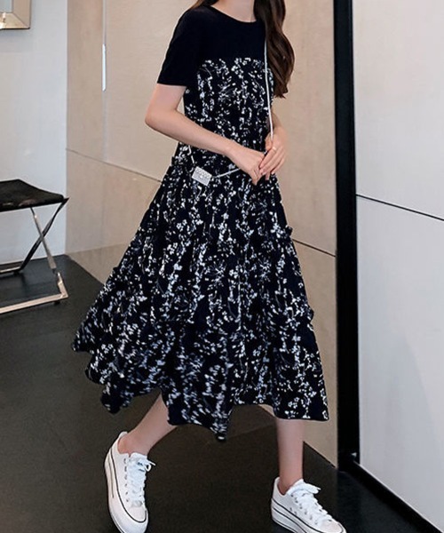 mielu(ミエル)の「小花柄切替ワンピース(ワンピース・レディース・ブラック・LARGE/MEDIUM/SMALL)」の9枚目の写真
