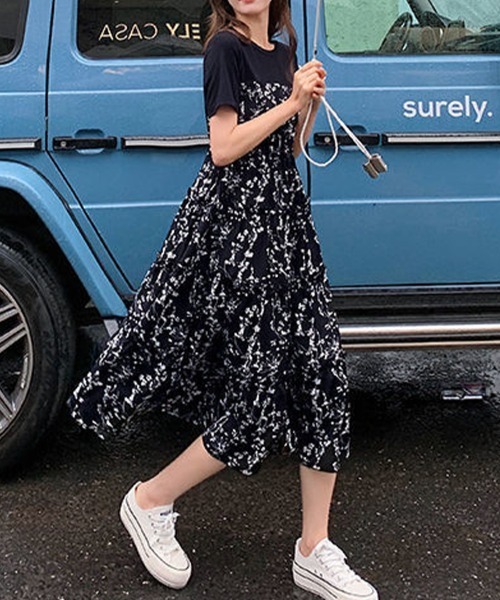 mielu(ミエル)の「小花柄切替ワンピース(ワンピース・レディース・ブラック・LARGE/MEDIUM/SMALL)」の6枚目の写真