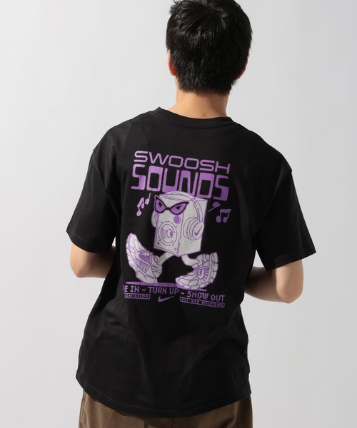 NIKE(ナイキ)の「【NIKE(ナイキ)】スウッシュ サウンズ 半袖Tシャツ(Tシャツ/カットソー・メンズ・ブラック/ライトブルー・LARGE)」の2枚目の写真