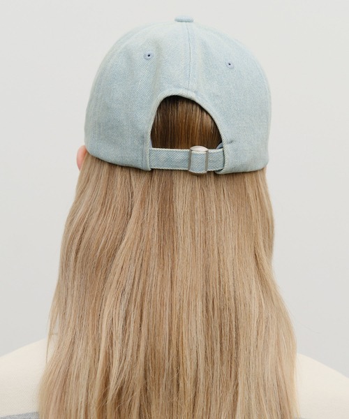 MARITHE + FRANCOIS GIRBAUD（マリテフランソワジルボー）の「DENIM WASHING CLASSIC LOGO COVERED CAP（キャップ・レディース・ブラック系/ライトブルー/ブルー・フリー）」の8枚目の写真